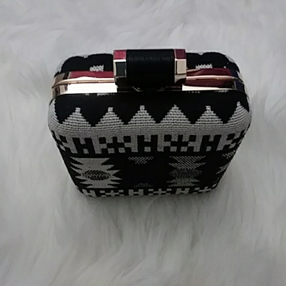 Handbag - Picture 3 of 5